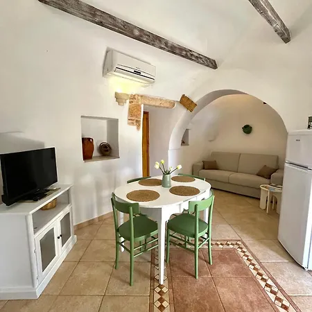 Trullo Tatauan * San Michele Salentino